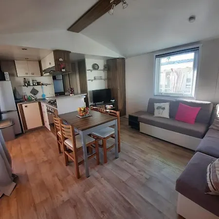 Grand Mobilhome Spacieux 8 Places Frejus/Straphael Exterior photo